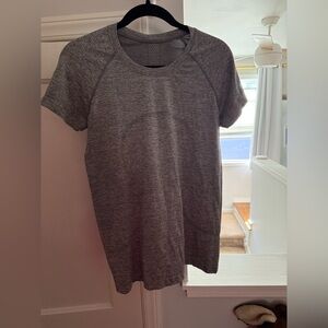 Lululemon Gray Short Sleeve Athletic T-Shirt